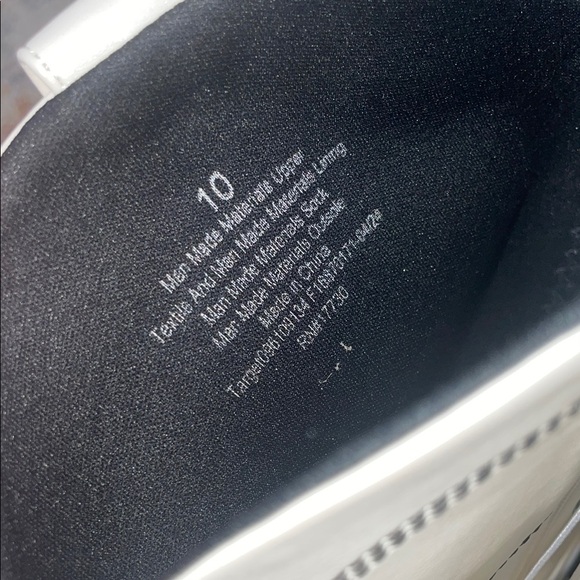 Universal Thread White Ankle Booties with Decorative Stitching (10) - Picture 8 of 13